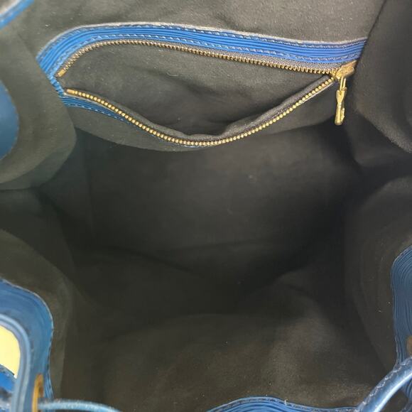 Authentic Louis Vuitton Blue Epi Noé Bucket Bag Made in France With Dust Bag - Picture 13 of 16